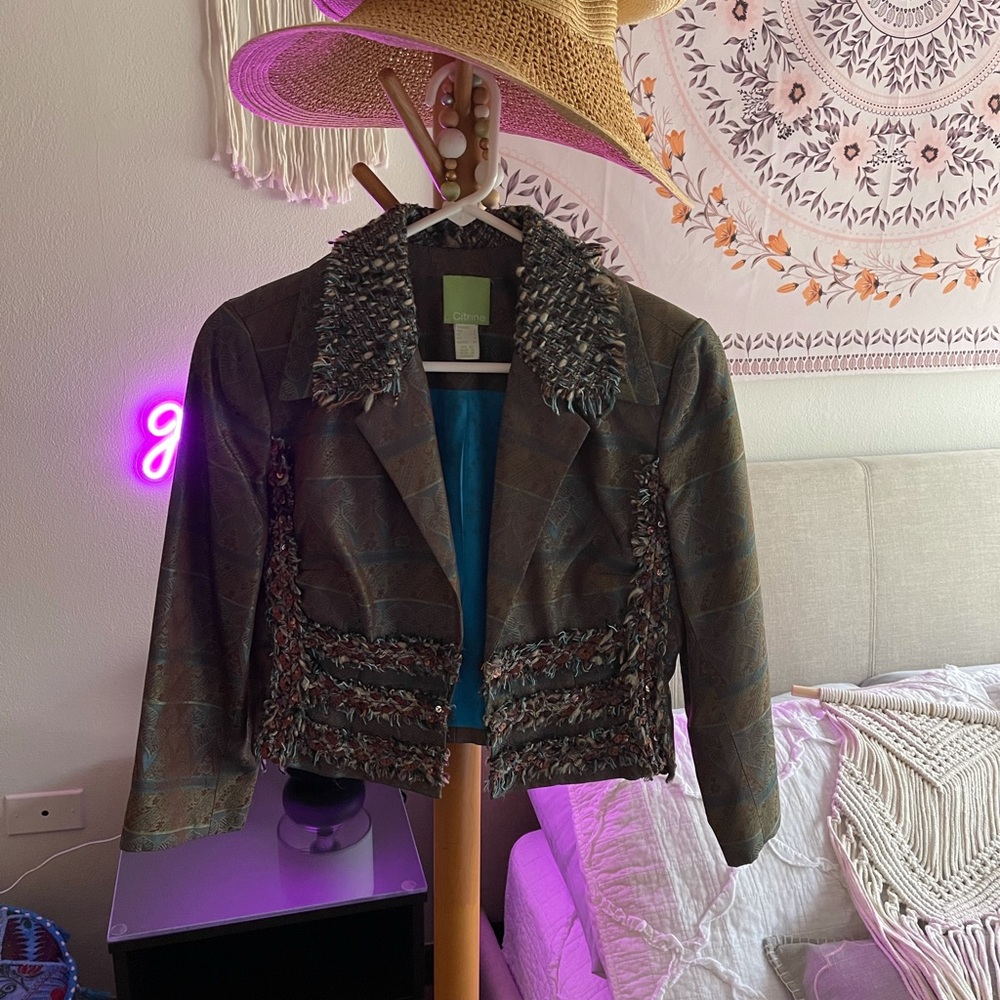 Beautiful short jacket.
